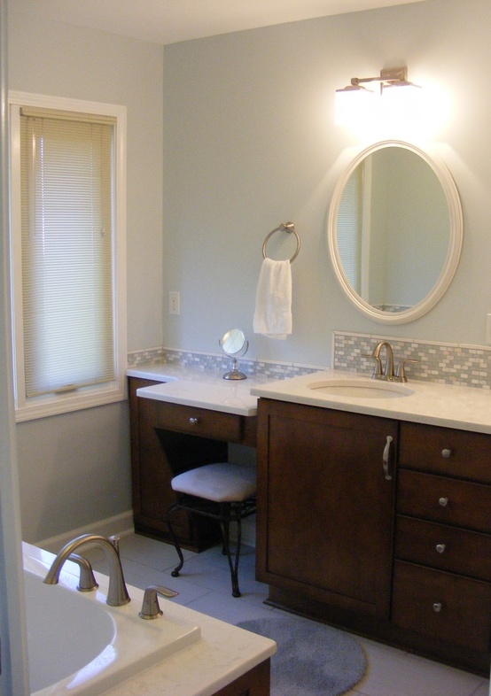 A clean and shiny bathroom.